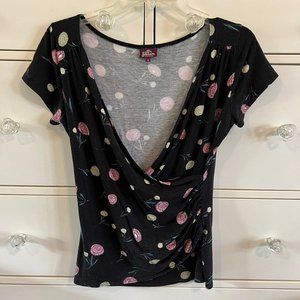 Cross Front Short Sleeved Top Size M